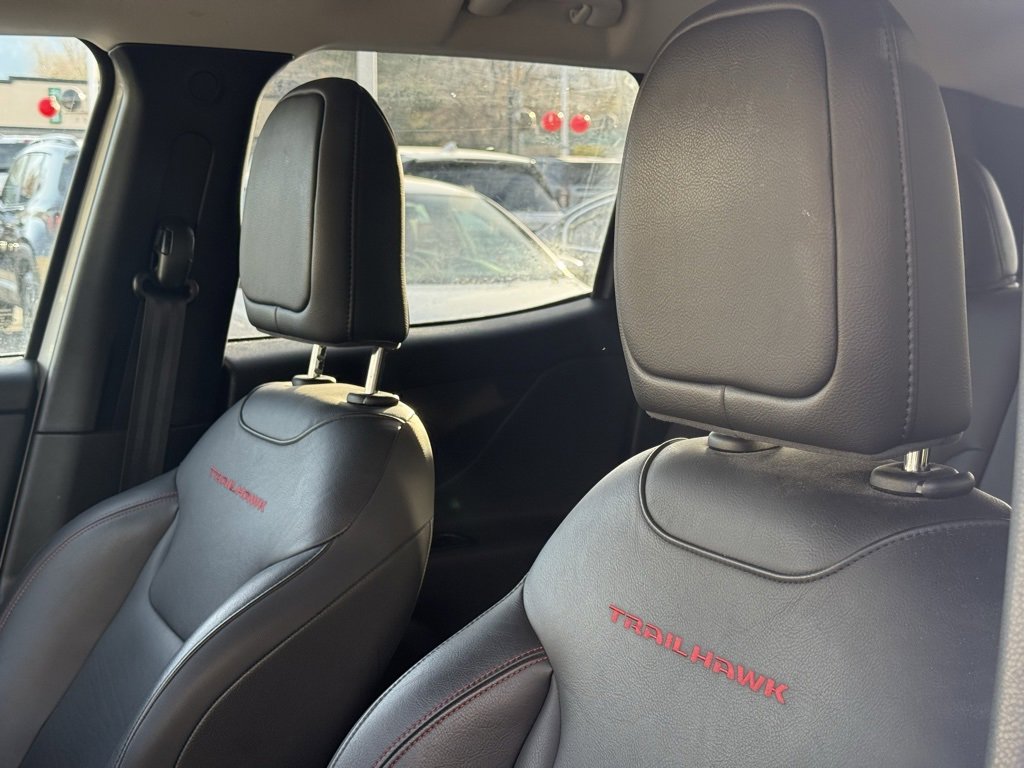 Used 2021 Jeep Renegade Trailhawk w/ Luxury Group III image 11