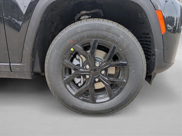 New 2026 Jeep Grand Cherokee Altitude image 16