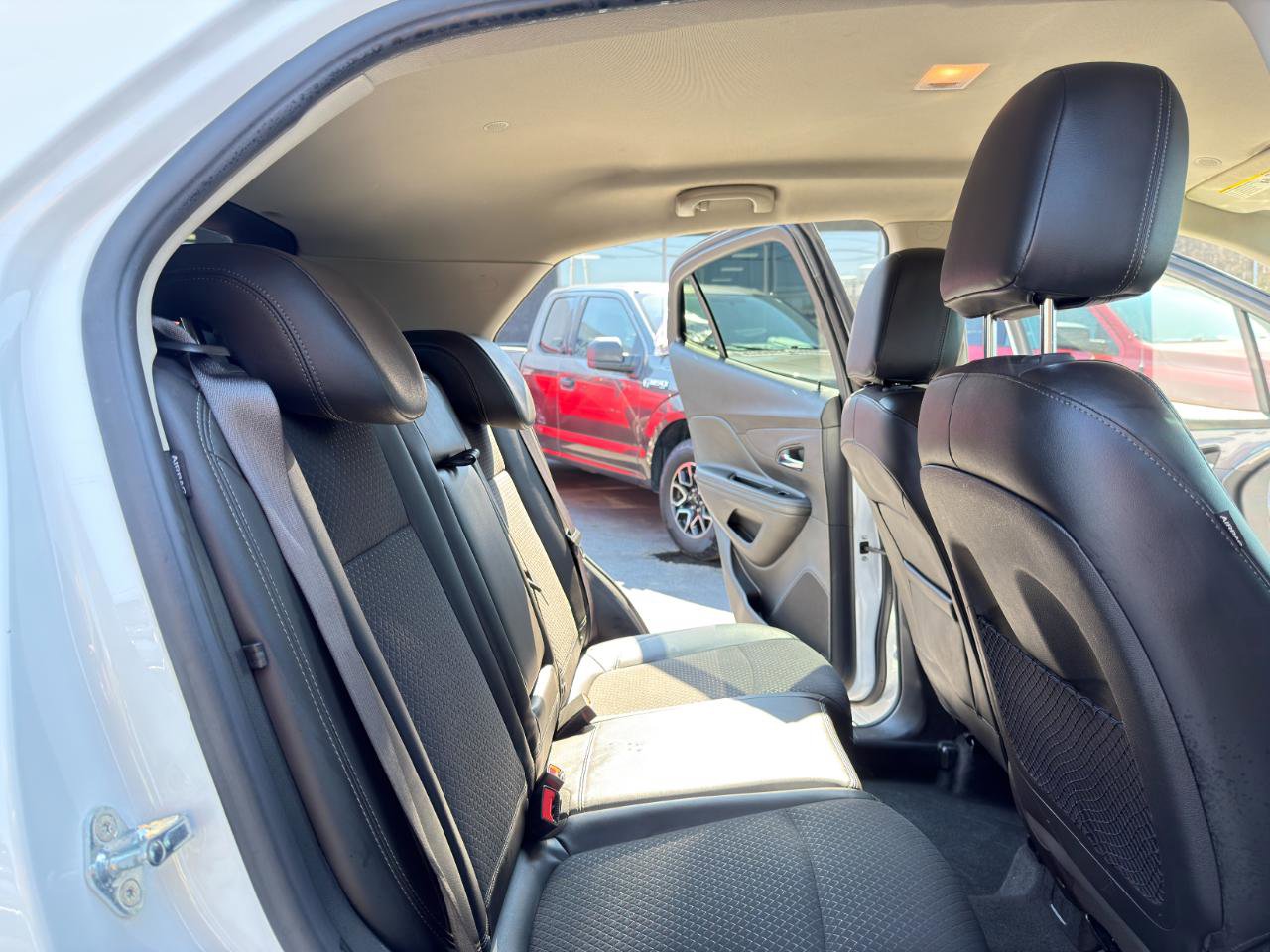 Used 2020 Buick Encore Preferred FWD image 27