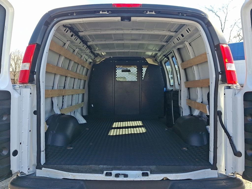 Used 2024 GMC Savana 2500 w/ Driver Convenience Package image 29