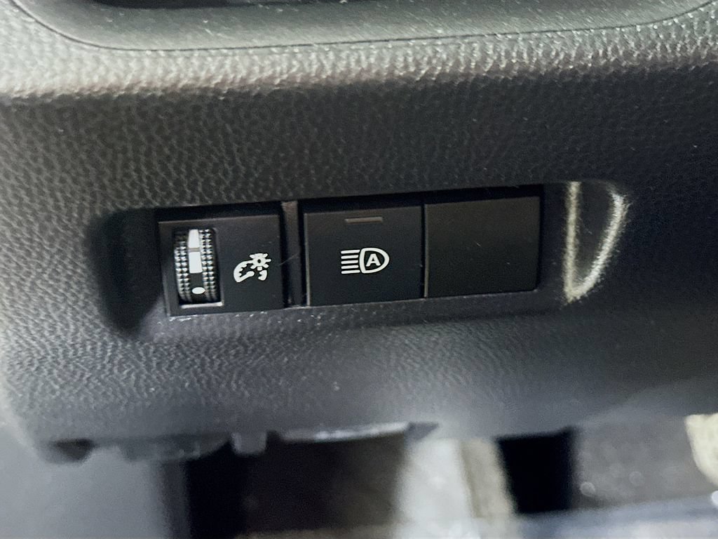 Used 2021 Toyota RAV4 XLE FWD image 21