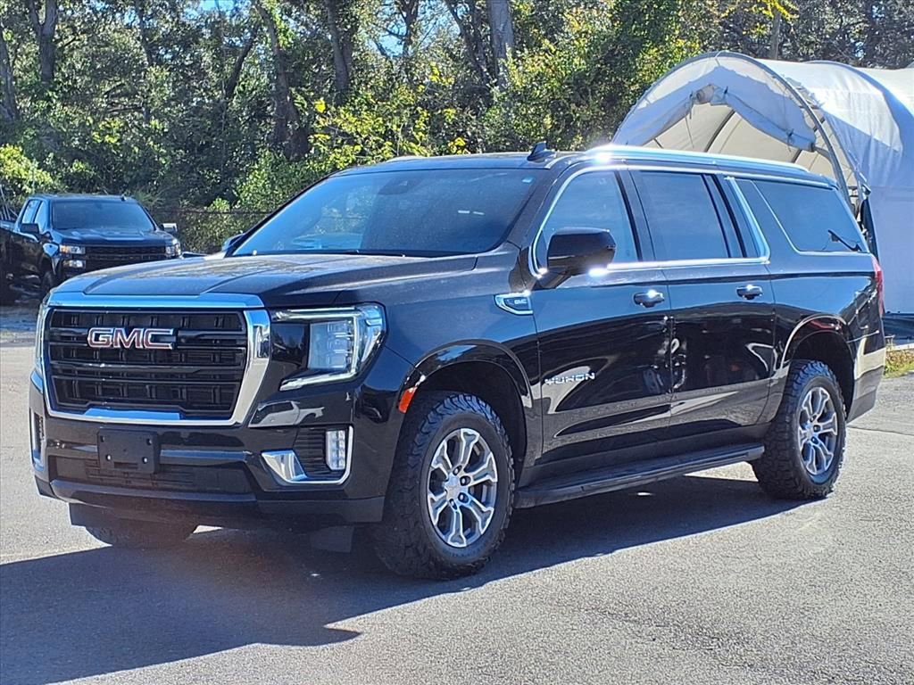 Used 2024 GMC Yukon XL SLE image 3