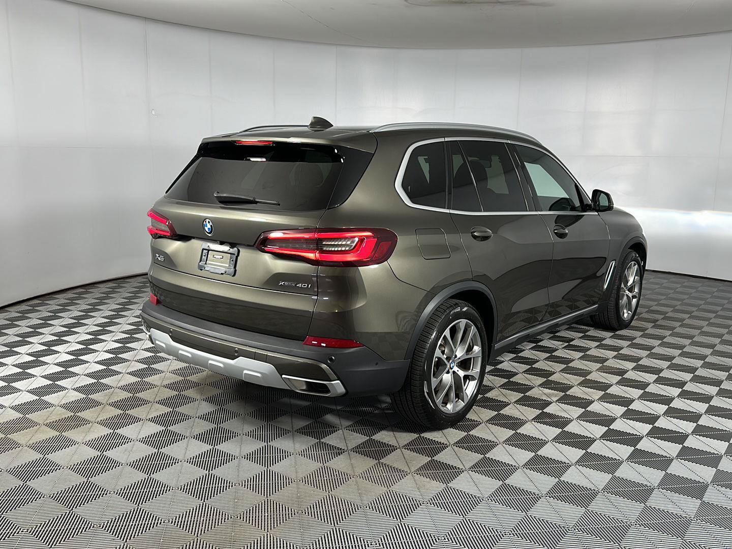 Used 2023 BMW X5 xDrive40i w/ Premium Package AWD/4WD image 42