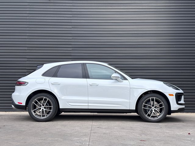 Certified 2026 Porsche Macan AWD/4WD image 8
