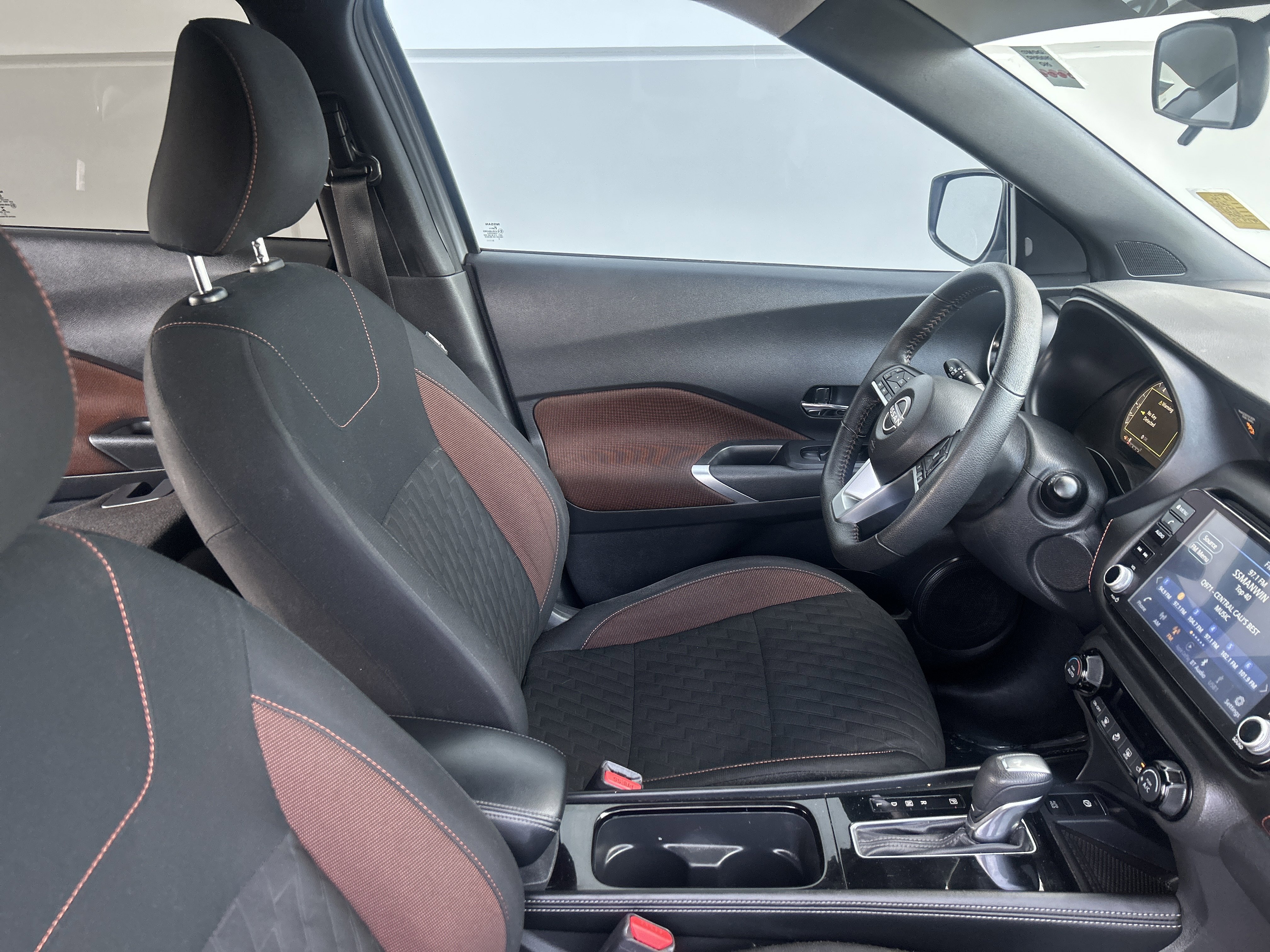Used 2023 Nissan Kicks SR image 26