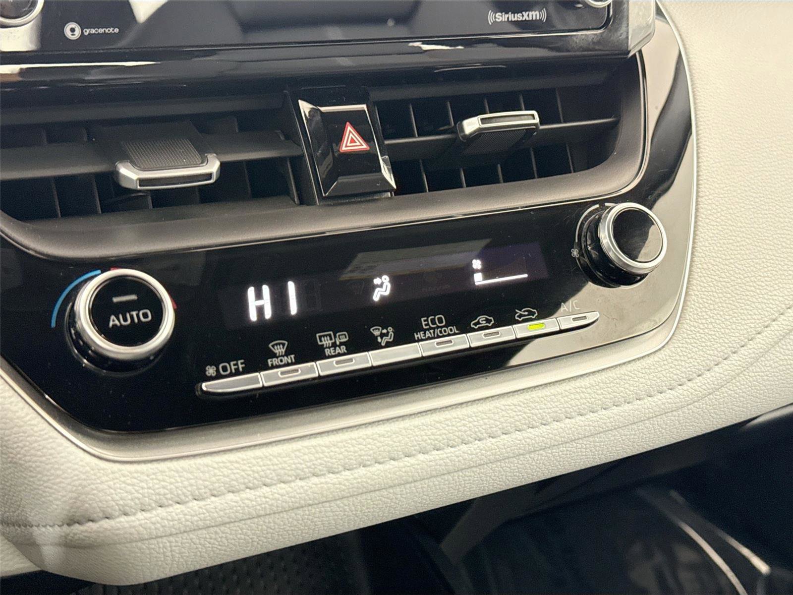 Certified 2022 Toyota Corolla SE w/ Carpet Mat Package (TMS) image 23