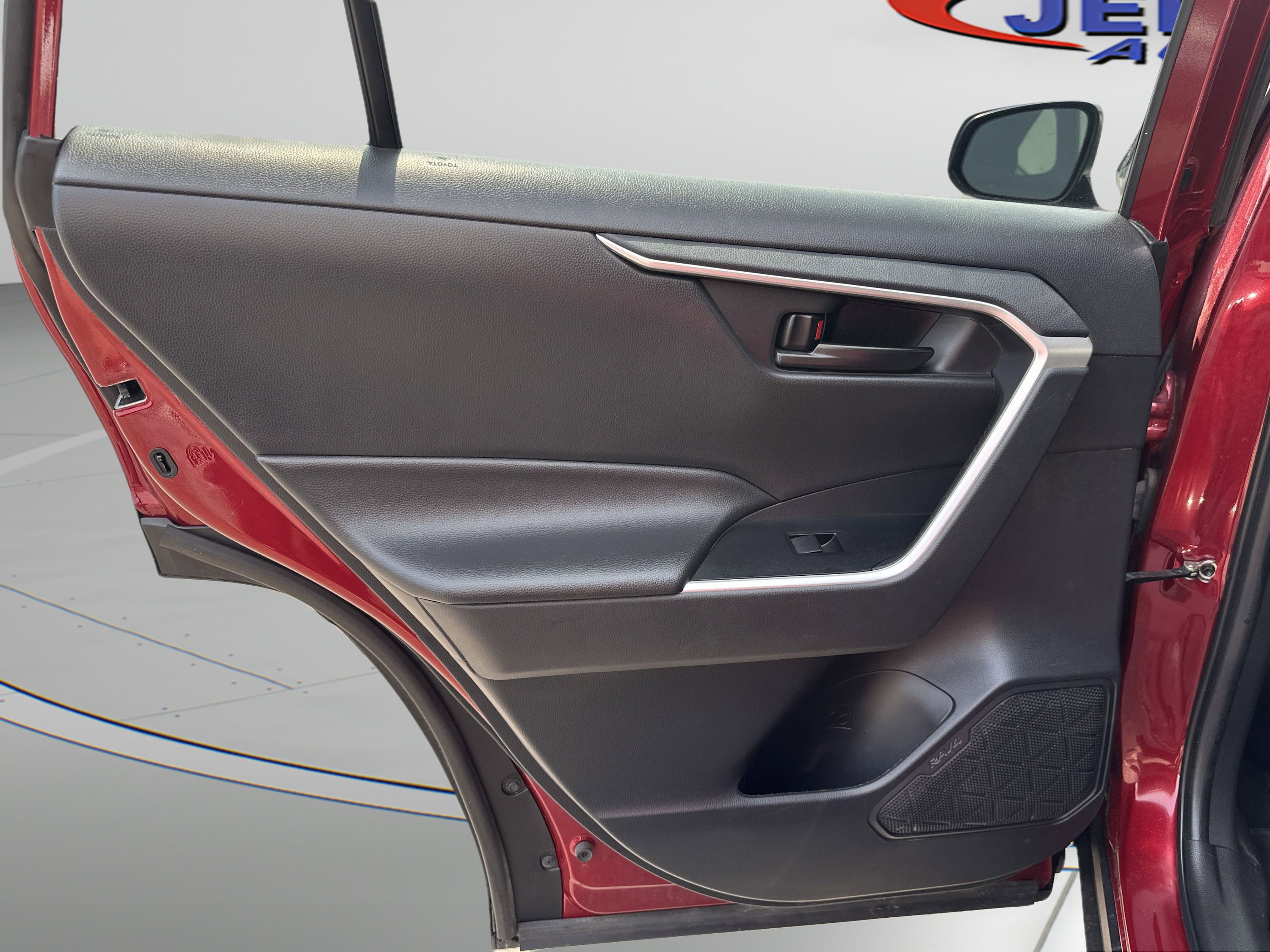 Used 2023 Toyota RAV4 LE image 8