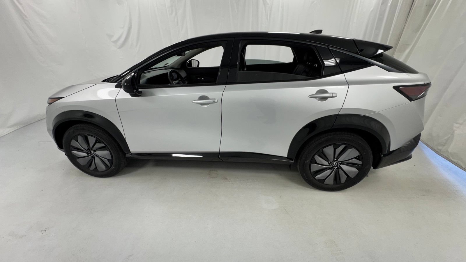 Certified 2024 Nissan Ariya AWD image 6
