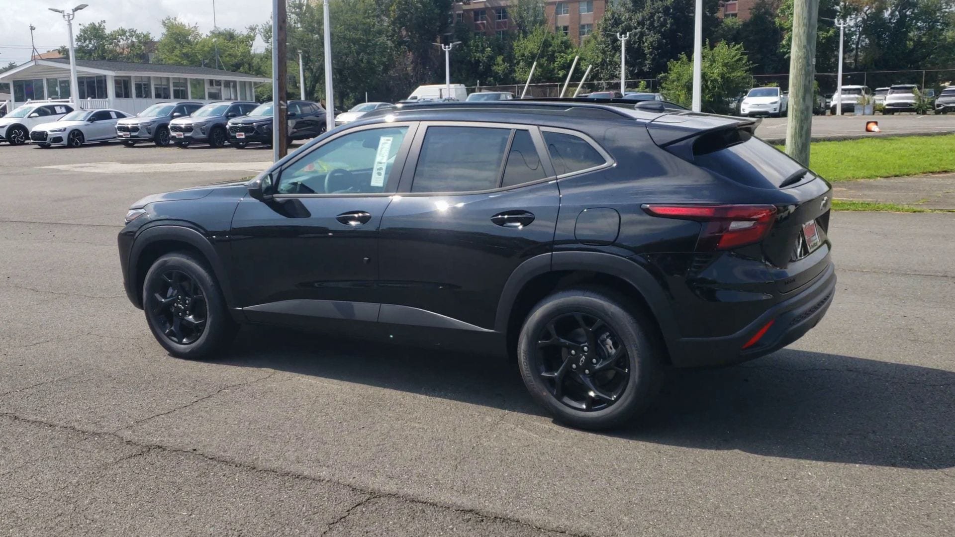 New 2026 Chevrolet Trax LT w/ Driver Confidence Package FWD image 30
