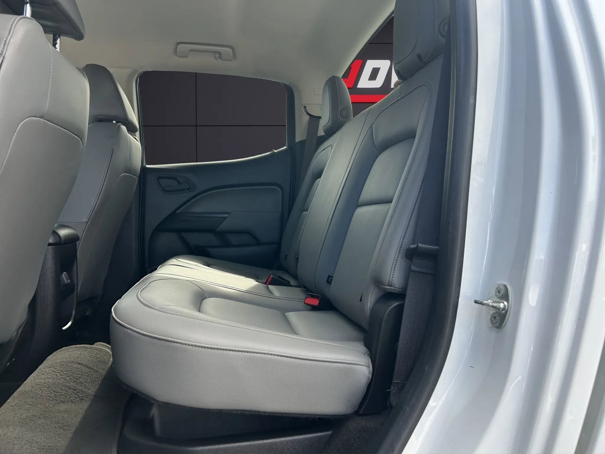 Used 2018 Chevrolet Colorado W/T image 8