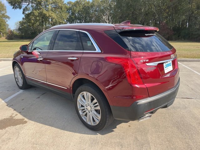Used 2018 Cadillac XT5 Premium Luxury w/ Driver Assist Package image 3