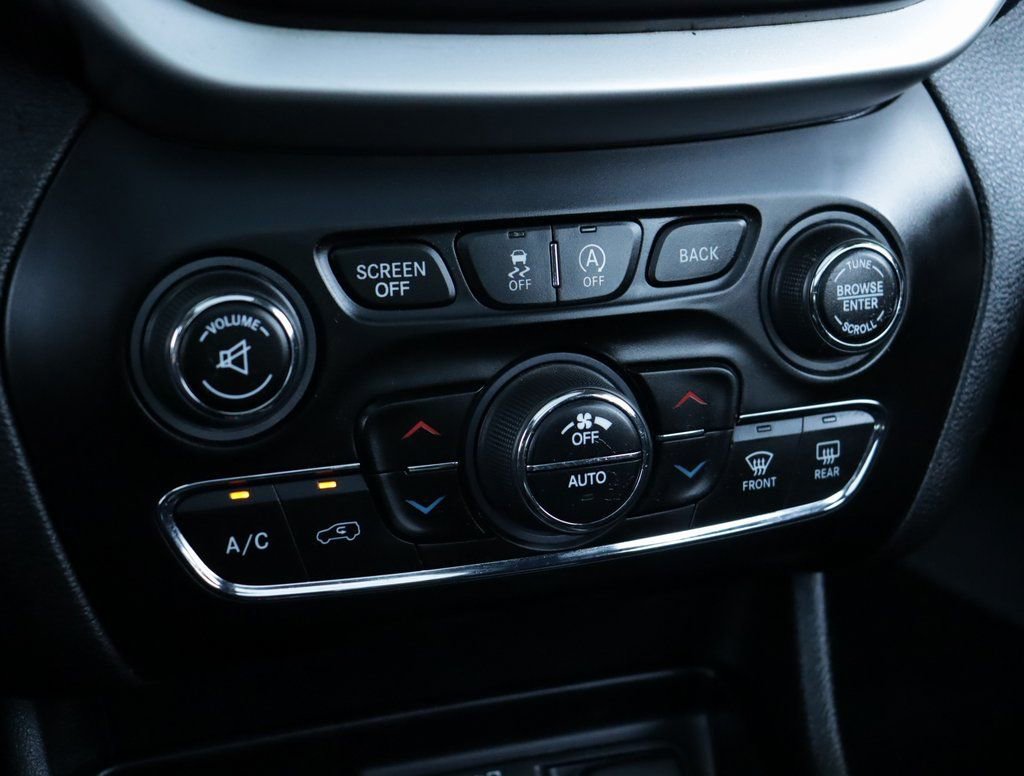 Used 2018 Jeep Cherokee Trailhawk w/ Comfort/Convenience Group image 20