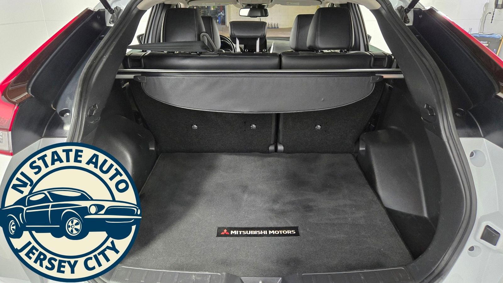 Used 2023 Mitsubishi Eclipse Cross SE image 32