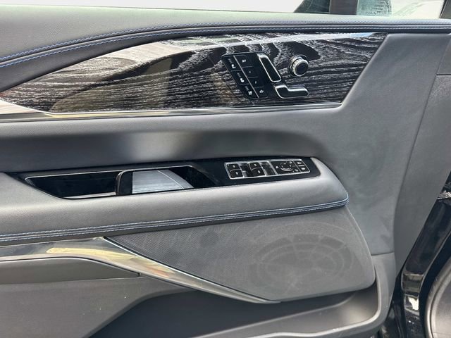 New 2025 Cadillac Escalade IQ Luxury 1 w/ Smart Trailering package image 18