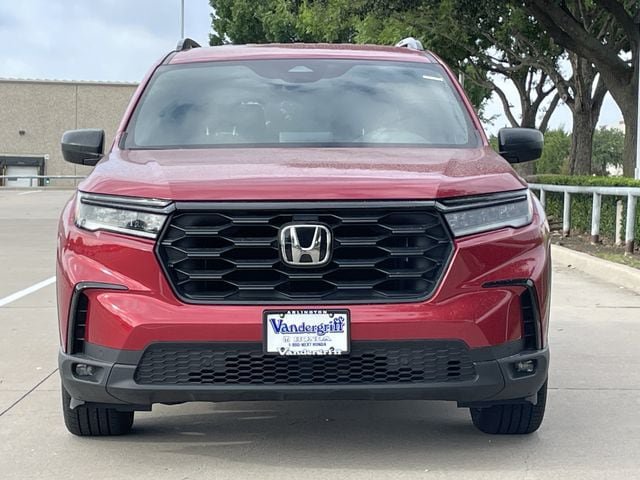 Used 2025 Honda Pilot Sport image 7