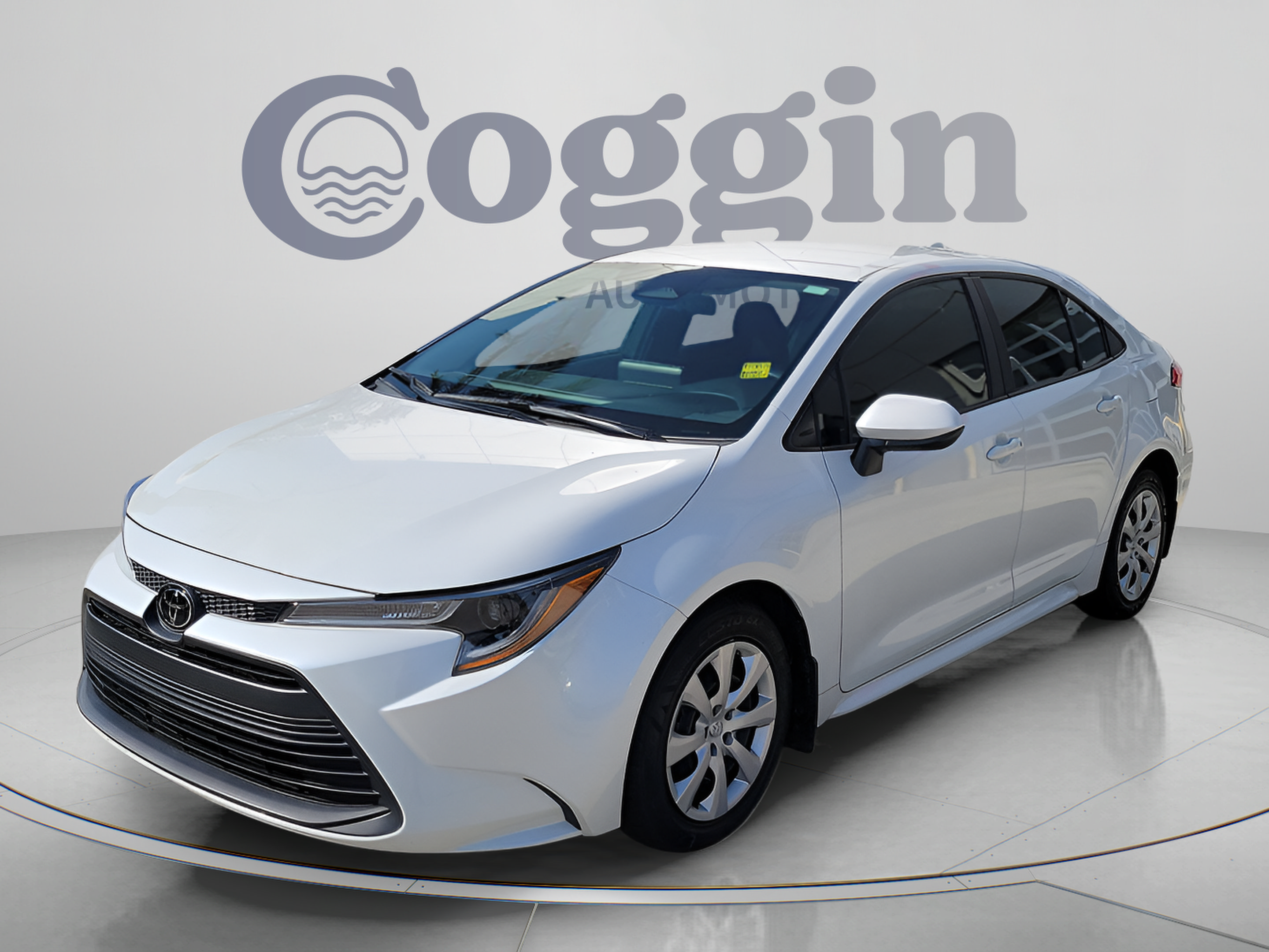 Used 2024 Toyota Corolla LE FWD image 2