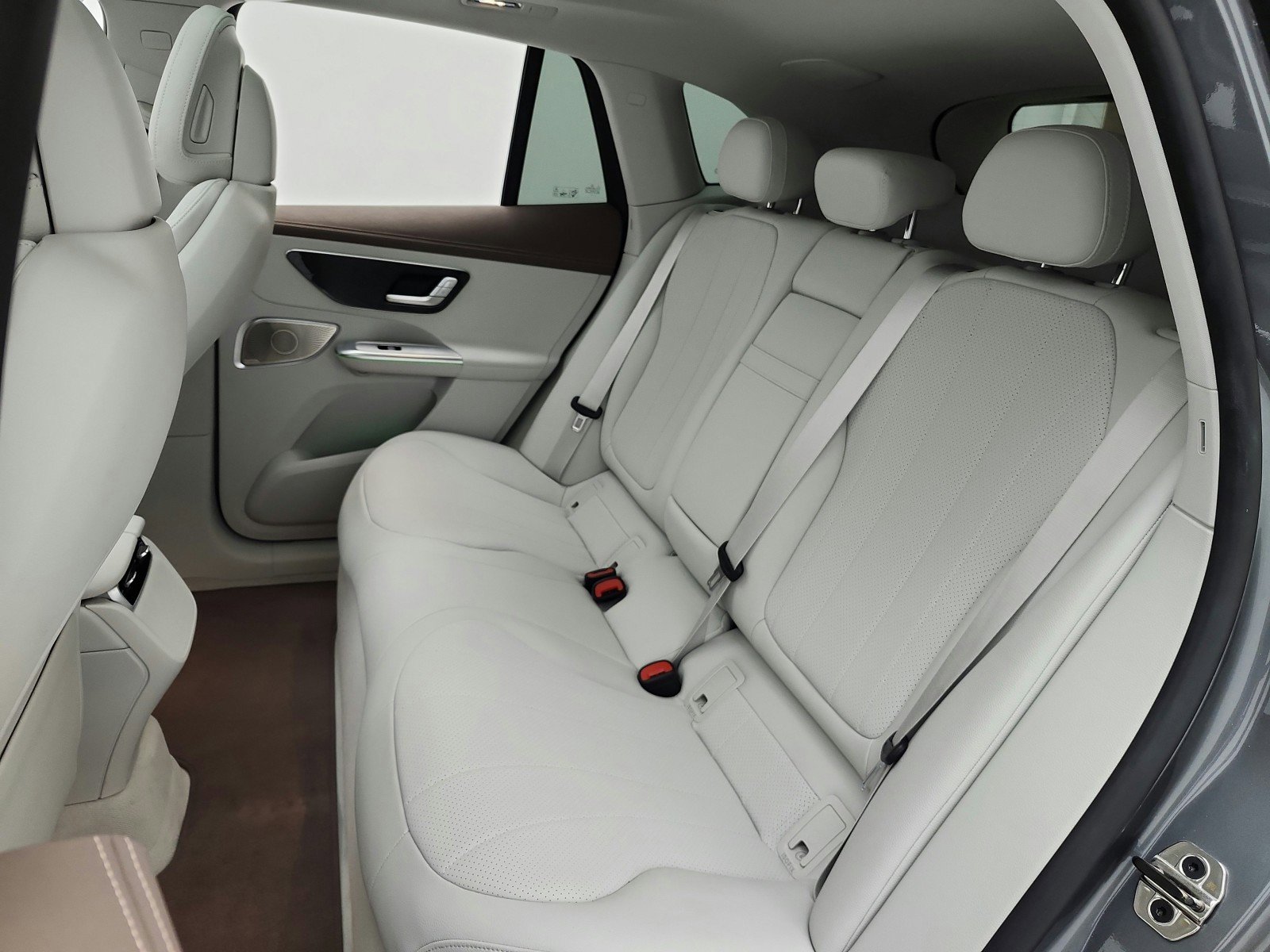 Used 2023 Mercedes-Benz EQE 350+ SUV image 16