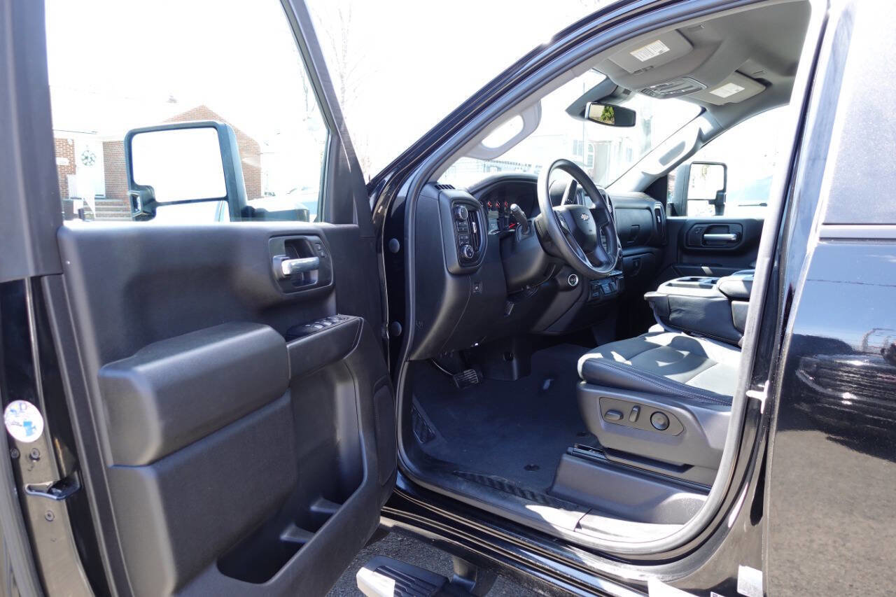 Used 2024 Chevrolet Silverado 2500 Custom w/ Custom Value Package AWD/4WD image 13