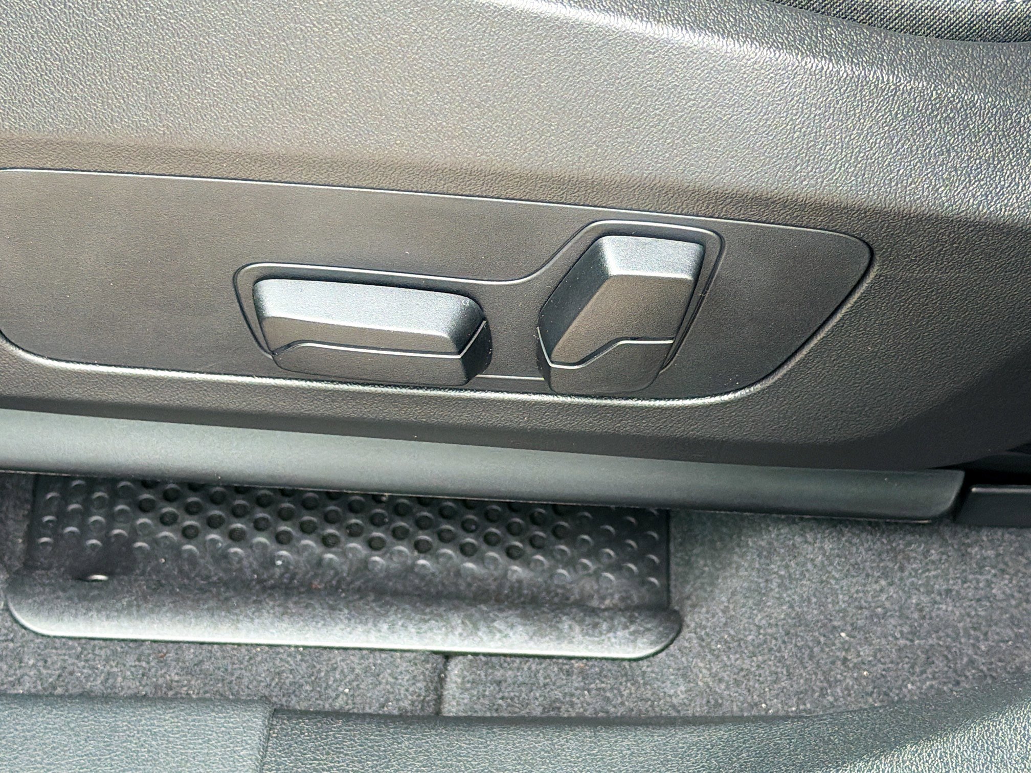 New 2026 BMW X1 xDrive28i w/ Technology Package image 25