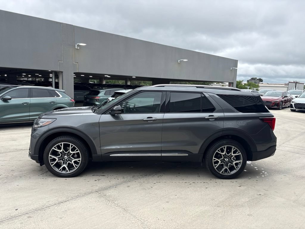 Used 2025 Ford Explorer Platinum w/ Ultimate Package AWD/4WD image 9