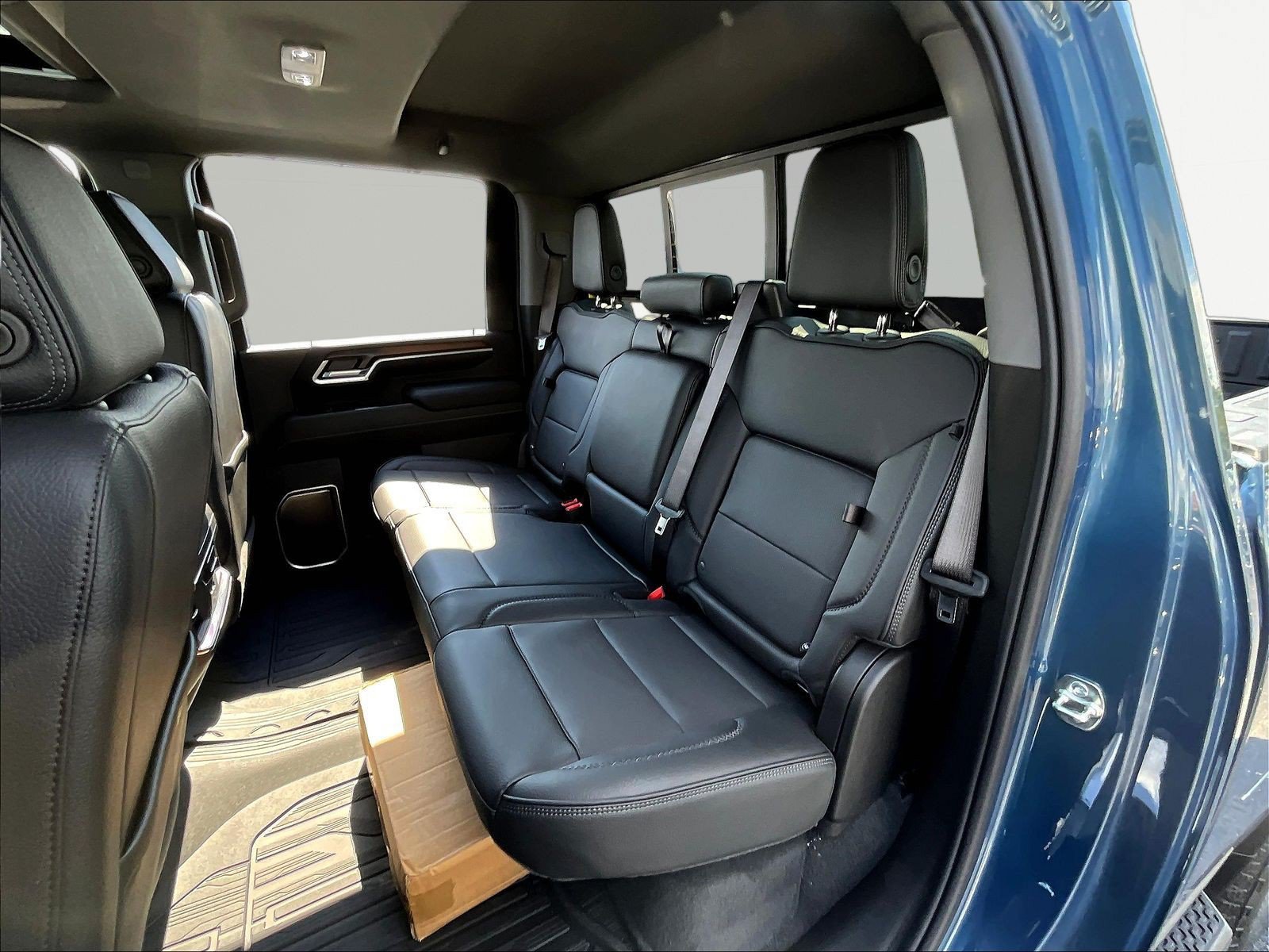 New 2026 GMC Sierra 3500 Denali w/ Denali Reserve Package AWD/4WD image 18