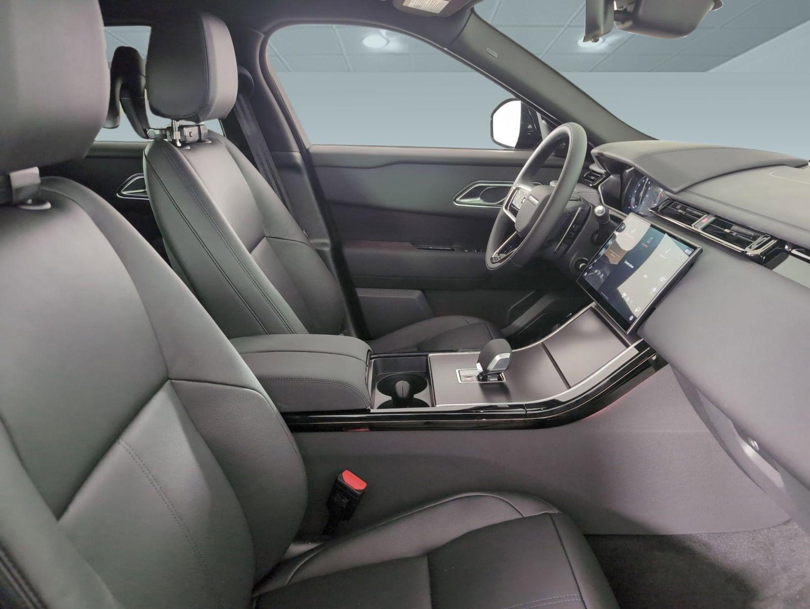 Certified 2026 Land Rover Range Rover Velar Dynamic SE image 18