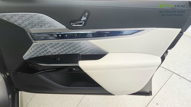 Used 2024 BMW i7 xDrive60 image 25