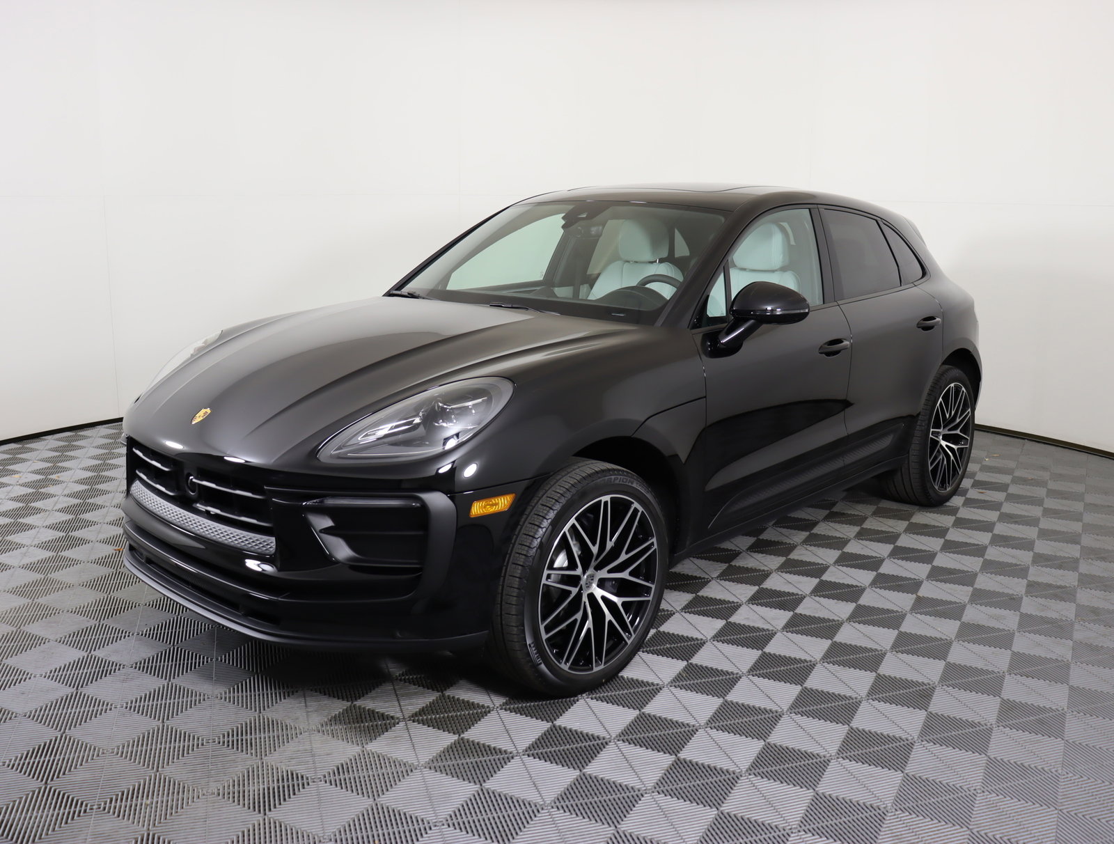 Used 2025 Porsche Macan