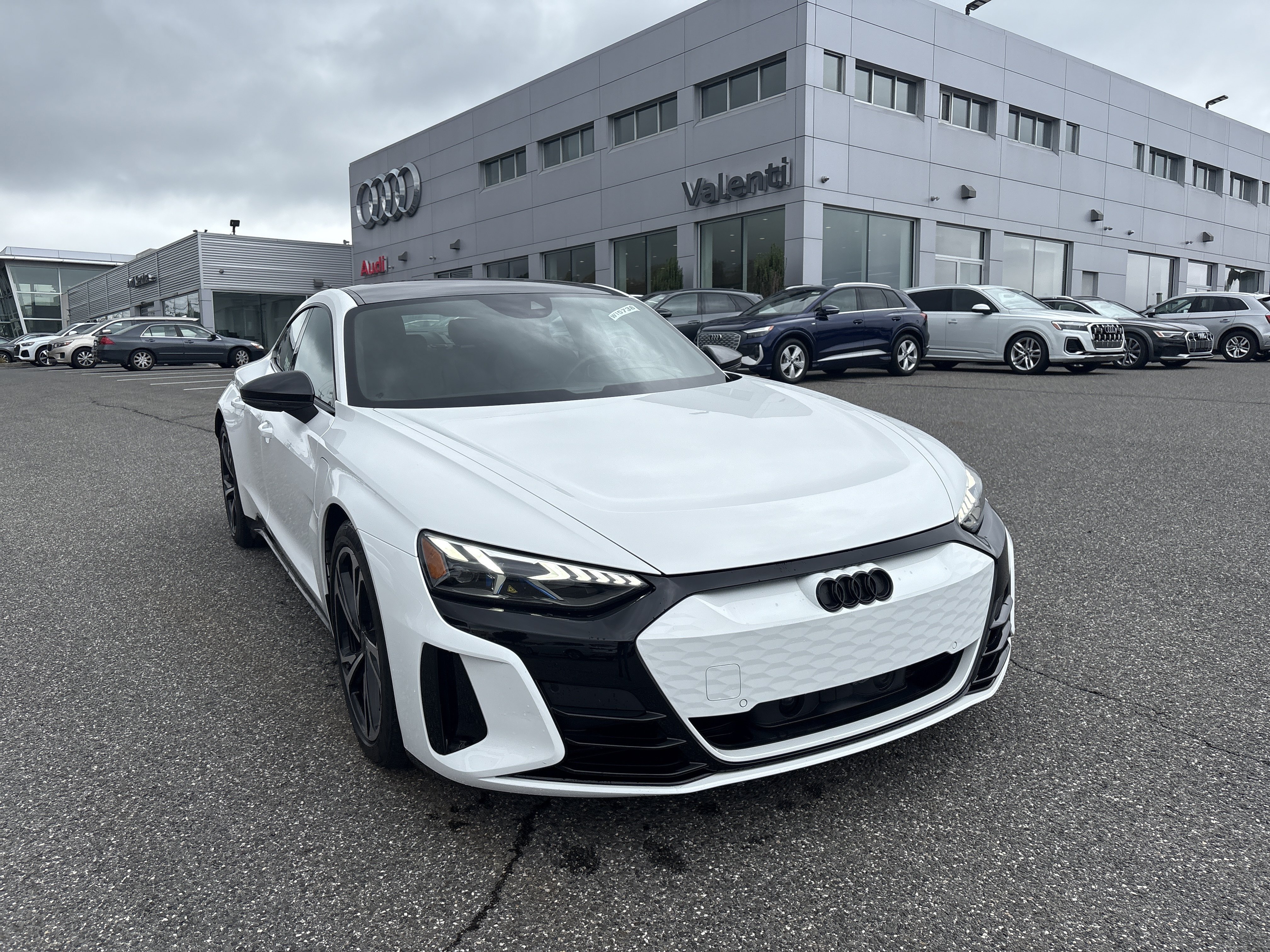 Certified 2023 Audi e-tron GT Premium Plus w/ Performance Package AWD/4WD image 1