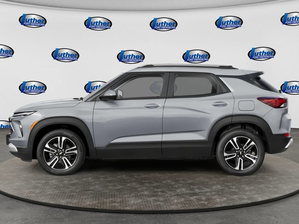 Used 2025 Chevrolet TrailBlazer LT AWD/4WD image 3