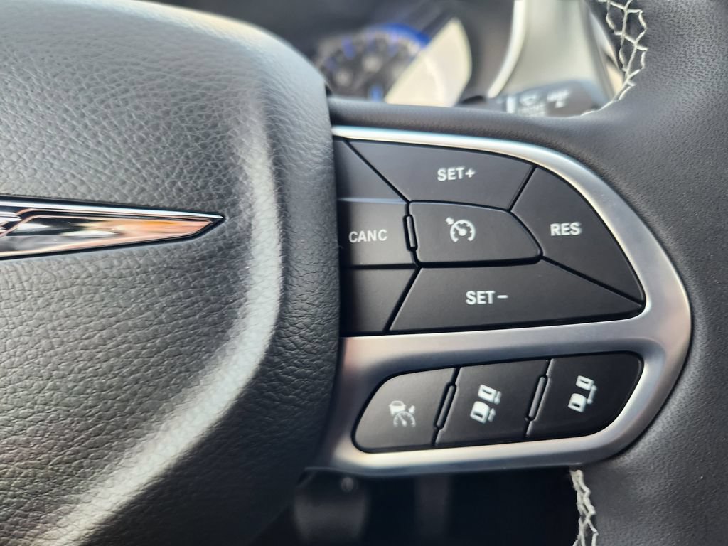 New 2026 Chrysler Pacifica Limited AWD/4WD image 30
