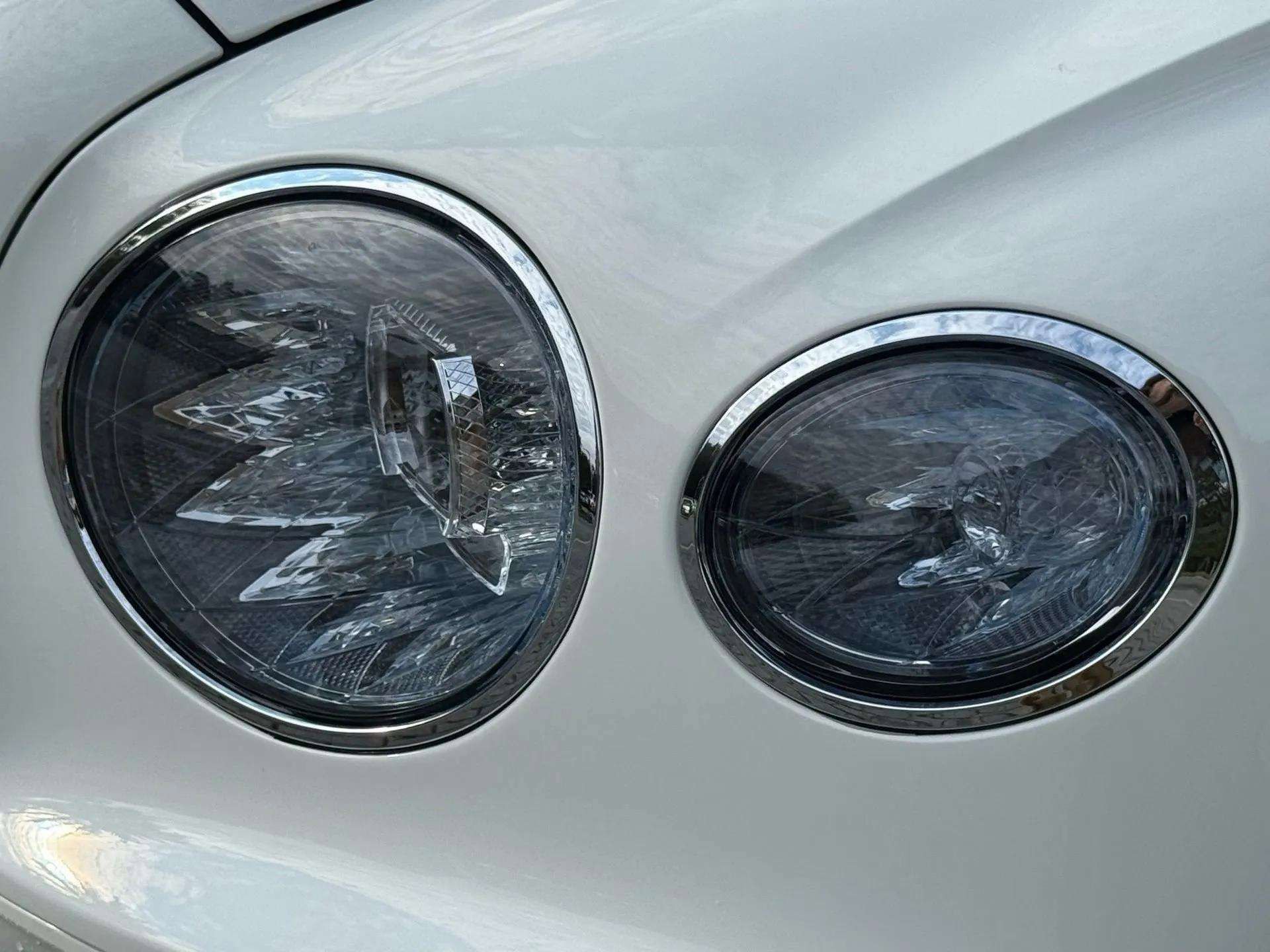 New 2026 Bentley Flying Spur Plug-In Hybrid image 15