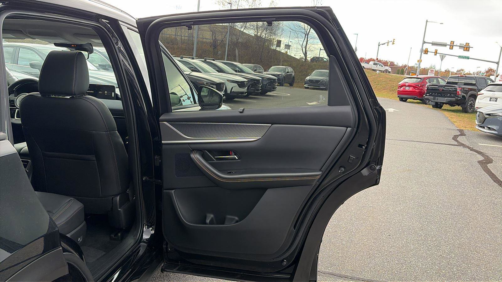 New 2025 MAZDA CX-90 3.3 Turbo w/ Preferred Package image 32