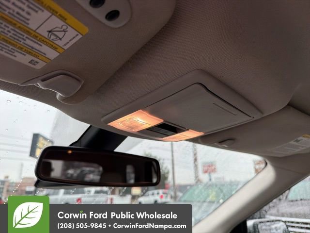 Used 2018 Ford Explorer Platinum image 18