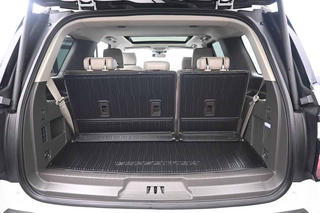 Used 2020 Ford Expedition Limited w/ Equipment Group 302A AWD/4WD image 30