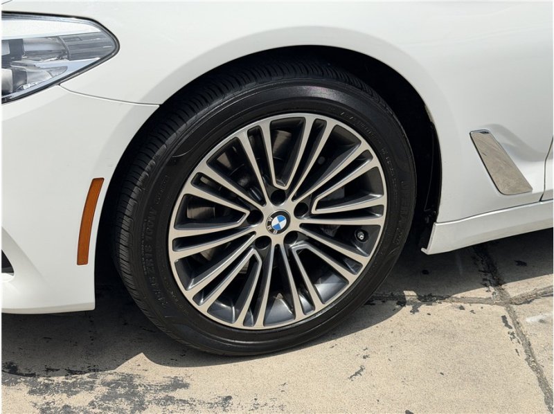 Used 2018 BMW 540i RWD image 12