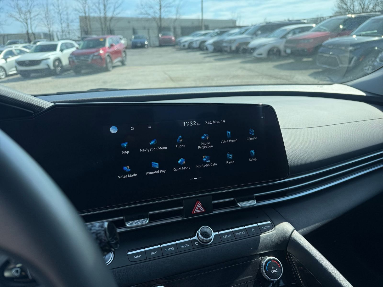 Used 2025 Hyundai Elantra SEL image 21