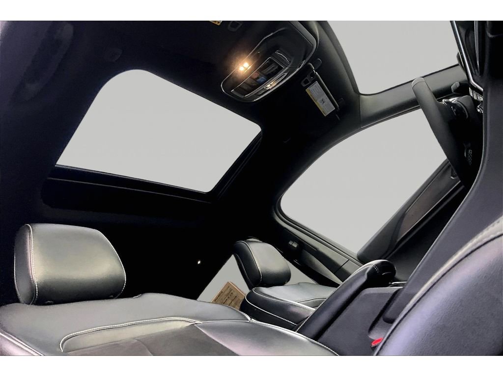 Certified 2025 Jeep Grand Cherokee Altitude image 19