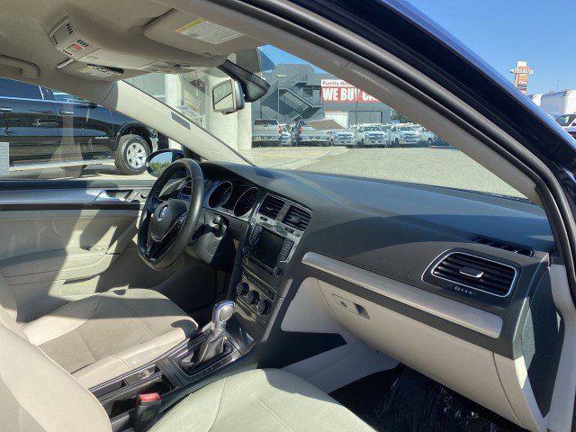 Used 2015 Volkswagen e-Golf SEL Premium image 29