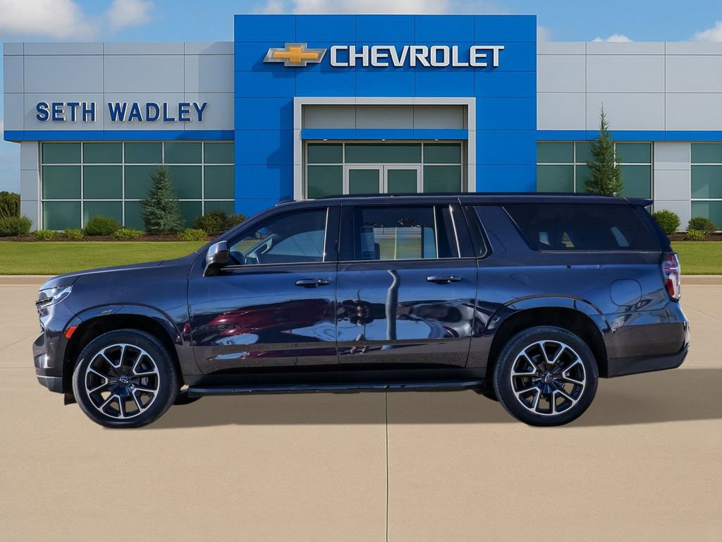 Used 2023 Chevrolet Suburban RST image 4