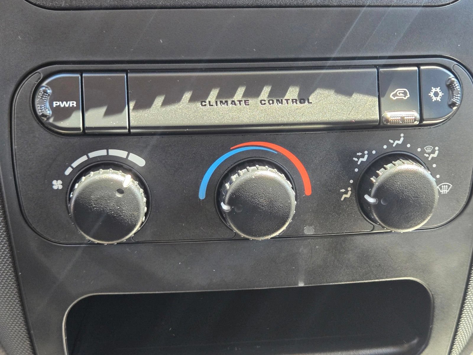 Used 2003 Dodge Caravan SE FWD image 24