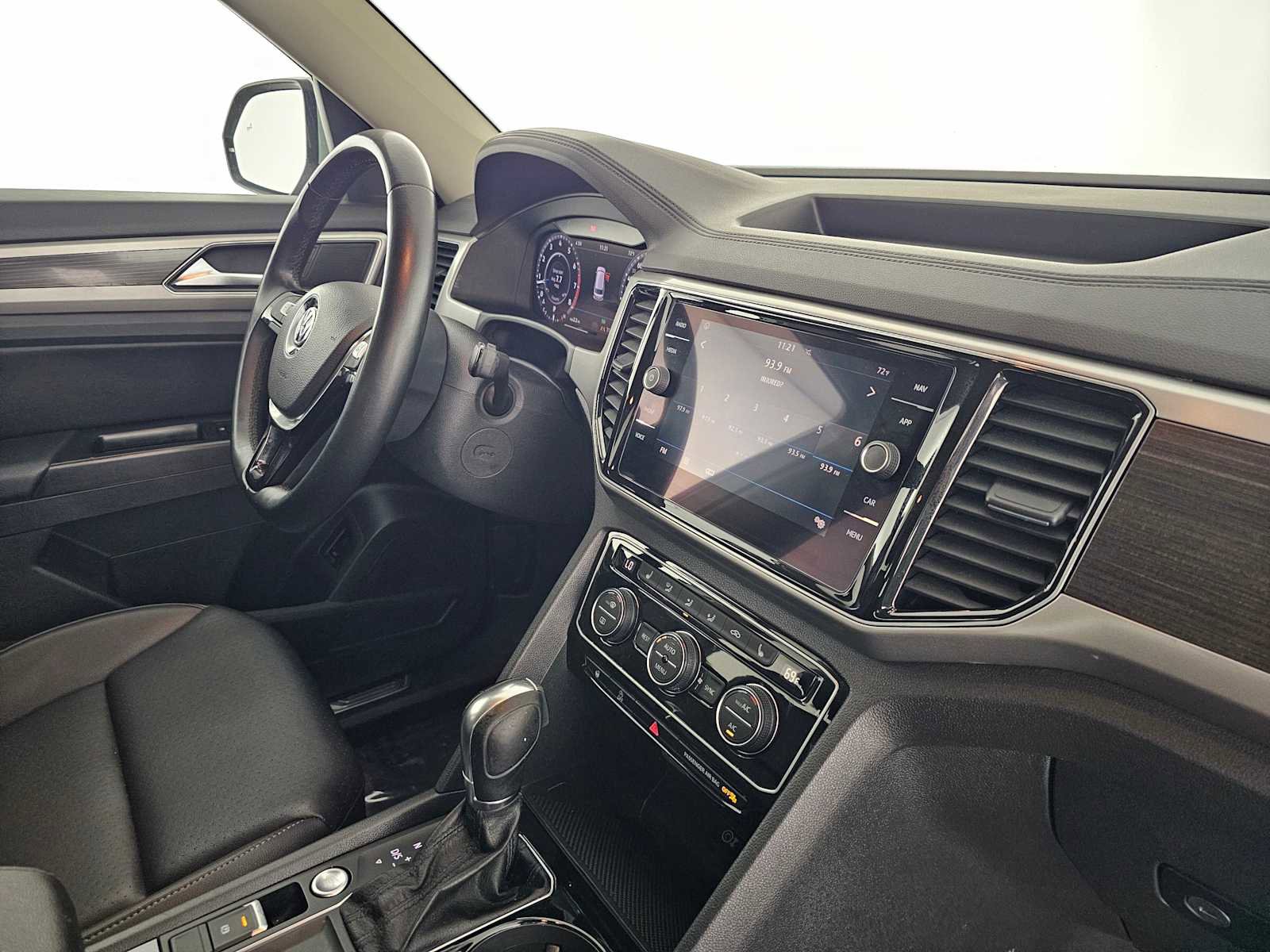 Used 2019 Volkswagen Atlas SEL FWD image 11
