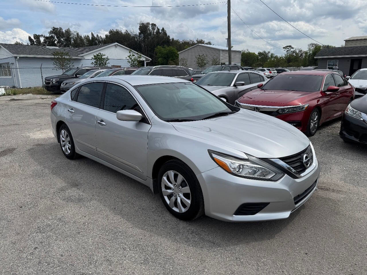 Used 2016 Nissan Altima 2.5 S w/ Power Driver Seat Package FWD image 3