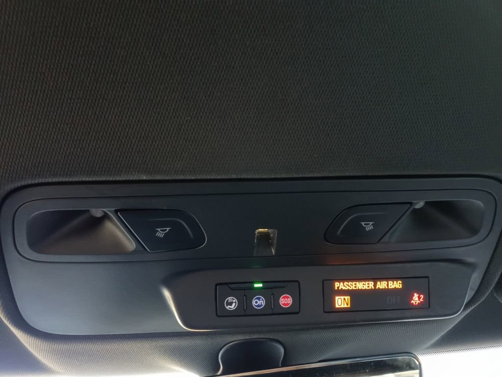 Used 2020 Chevrolet Camaro LT image 7