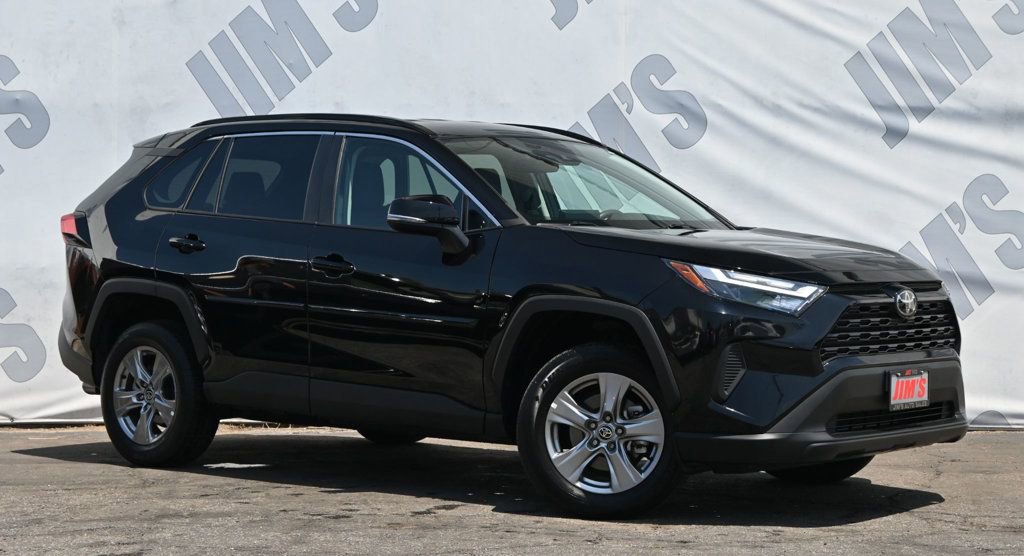 Used 2024 Toyota RAV4 XLE image 3