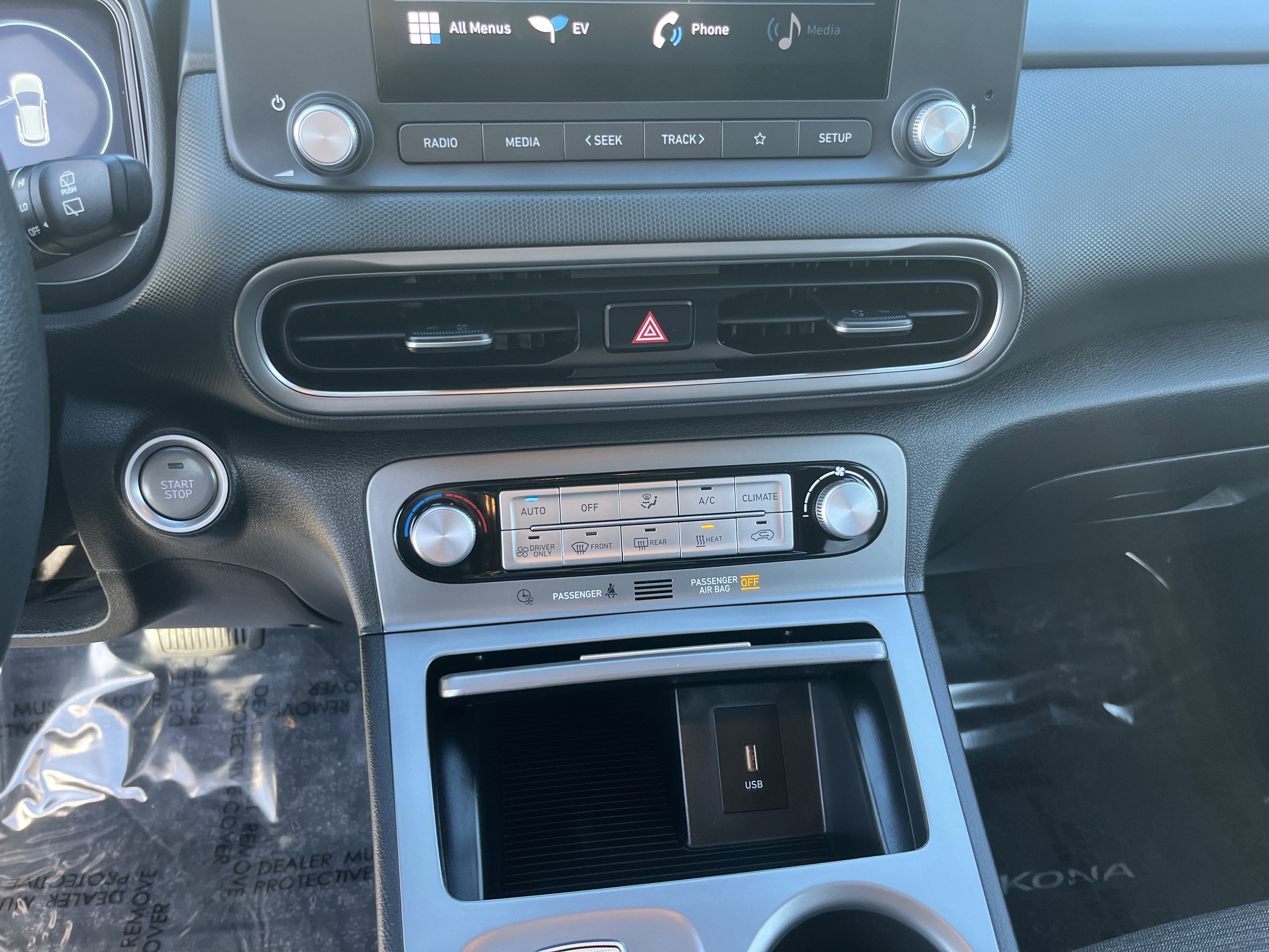 Certified 2023 Hyundai Kona SE w/ Cargo Package image 22