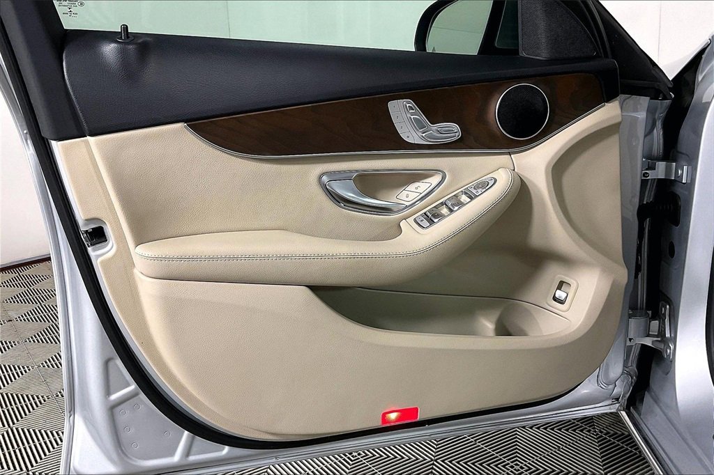Used 2019 Mercedes-Benz C 300 C 300 image 22