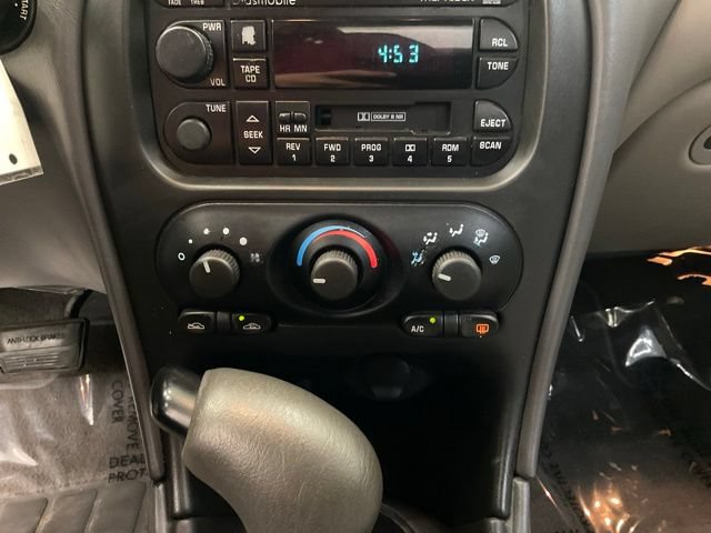 Used 1999 Oldsmobile Alero GL w/ Ashtray & Lighter Pkg FWD image 19