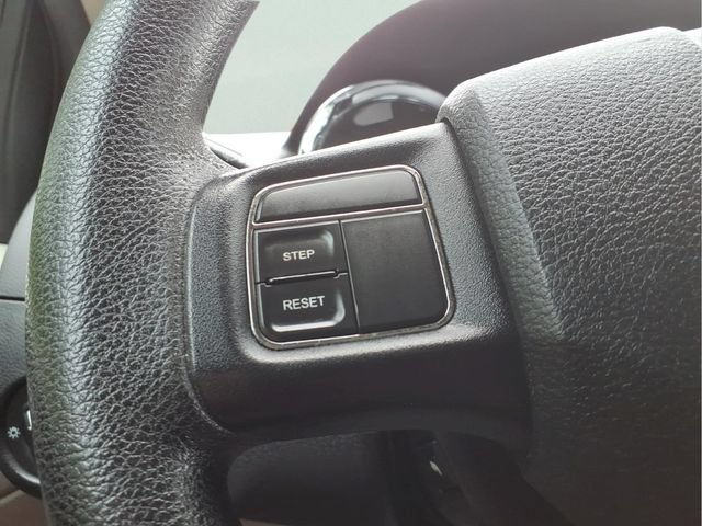 Used 2013 Dodge Grand Caravan SXT FWD image 15