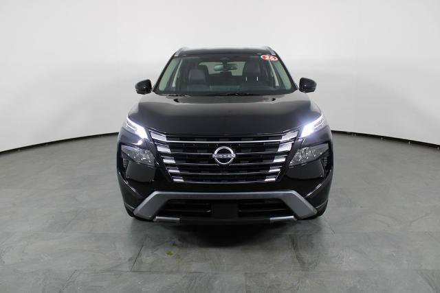 Certified 2026 Nissan Rogue SL FWD image 12